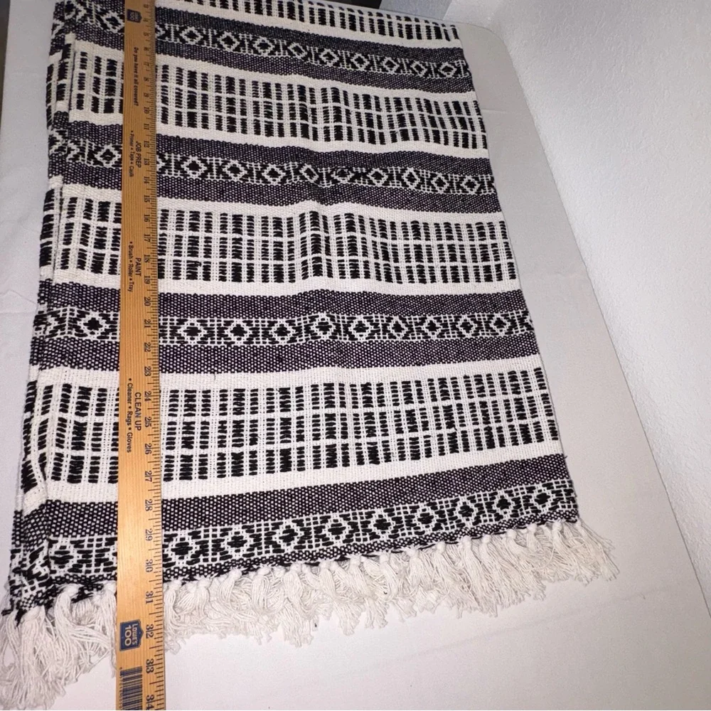 Black and White Patterned cotton throw‎ 60 x 50 inches long with fringe